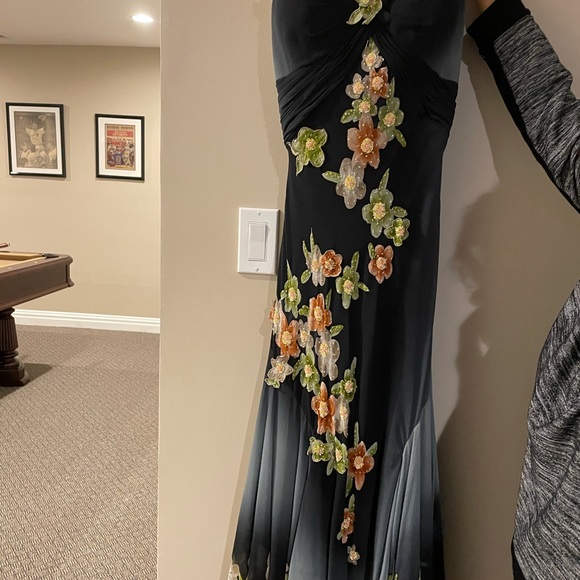 Unique ombré gown with beaded flowers - Picture 1 of 3